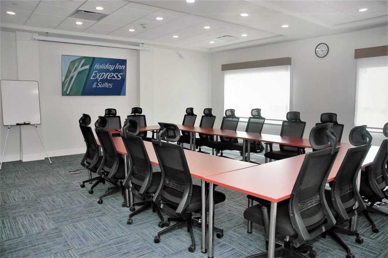Holiday Inn Express & Suites - Edmonton Sw - Windermere By Ihg Ngoại thất bức ảnh